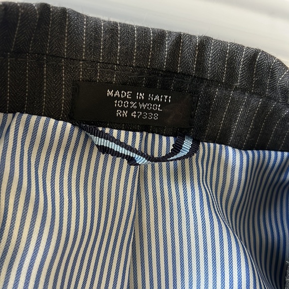 Tommy Hilfiger 38R Gray Pinstripe 100% Wool Gray Blazer Suit Jacket - Picture 5 of 9